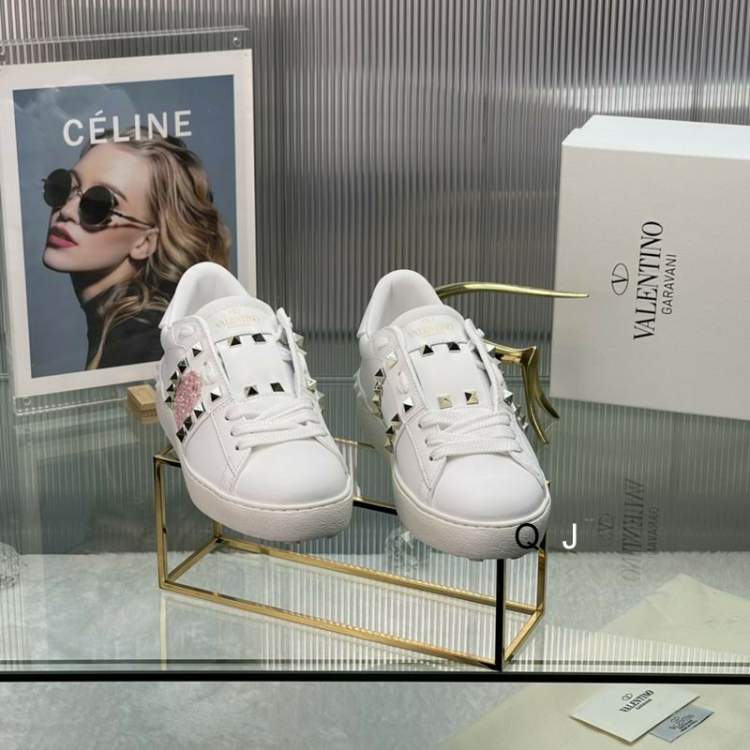 Picture of Valentino Shoes _SKUValentinocoloursz35-46XJ070720011